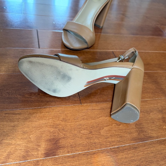 Sam Edelman - Yaro Block Heel Sandal (WIDE) - Picture 8 of 9